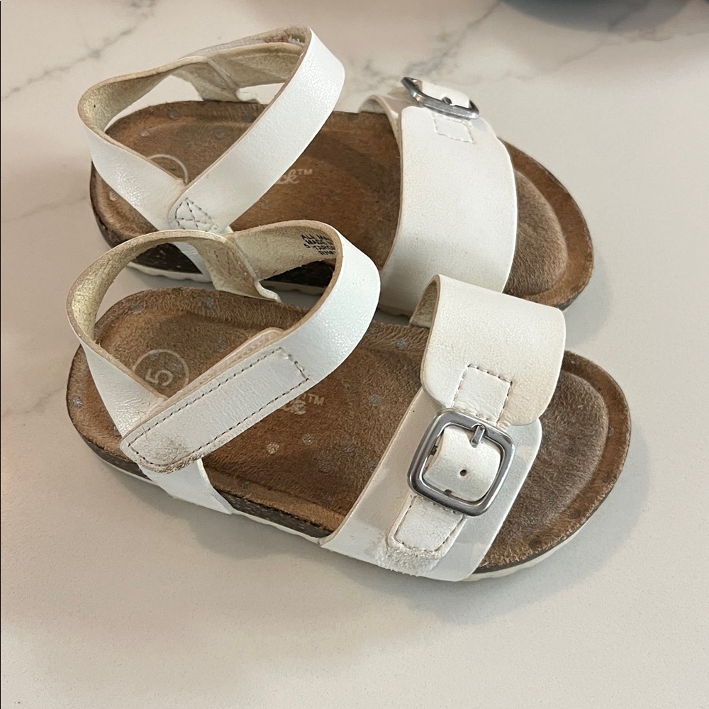 Assorted Kids' Footwear Collection - Picture 4 of 7
